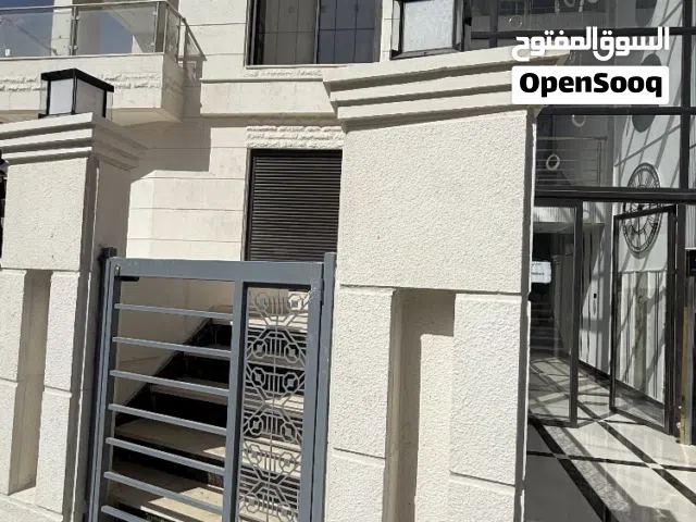 شقة ارضية للبيع في عمان طريق المطار جديدة لم تسكن من المالك مباشرة