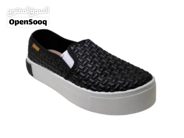 حذاء رياضي نسائي مقاس 36 صنع في البرازيل