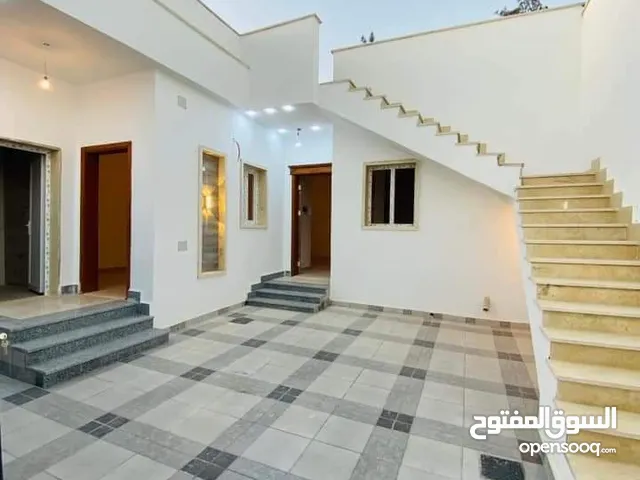 155 m2 4 Bedrooms Townhouse for Rent in Tripoli Ain Zara