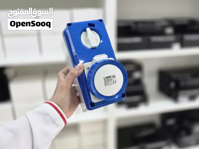 القابس الأزرق GEWISS