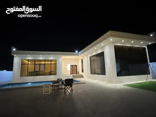 من المالك فرصة شالية للبيع 5 نجوم ذات تشطيبات راقية في بركاء اول خط سوبر كورنر من المالك مباشر