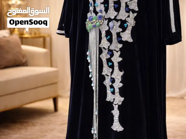 ثوب ظفاري بتصميم فخم وأنيق بسعر مناسب وقابل للتفاوض