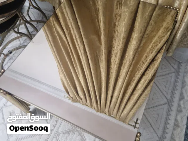 طاولات للبيع 4 قطع