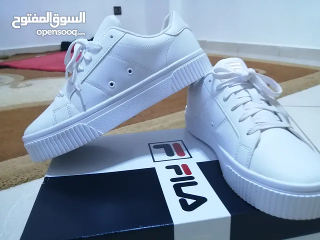Des chaussures confortables et athlétiques à la fois