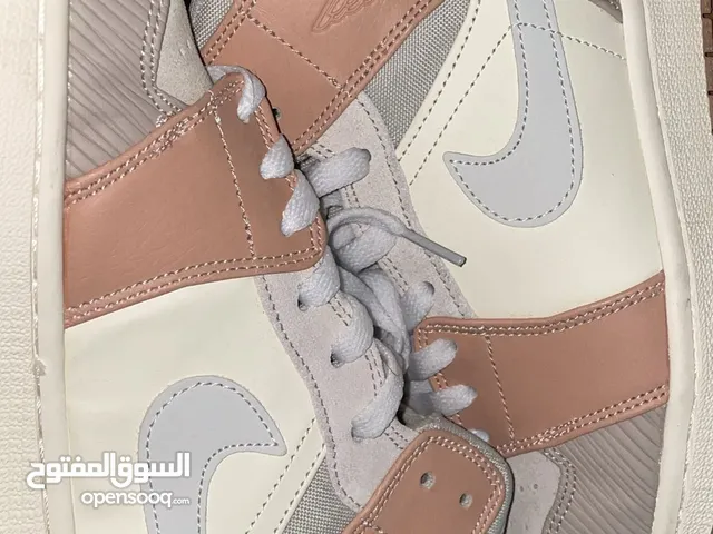 جزمة نايك نظيف