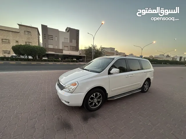 Used Kia Carnival in Farwaniya