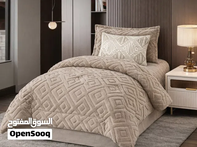 لحاف نفر شبابي فرو مخمل منفوخ ذوالوجهين وجه فرو محفر و وجه مخملي ناعم راقي جدااا وخامه ممتازه قويه ع