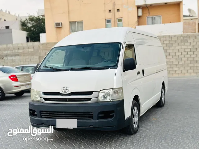 TOYOTA HIACE HIGHOOF 2010 MODEL WELL MAINTAINED VEHICLE
