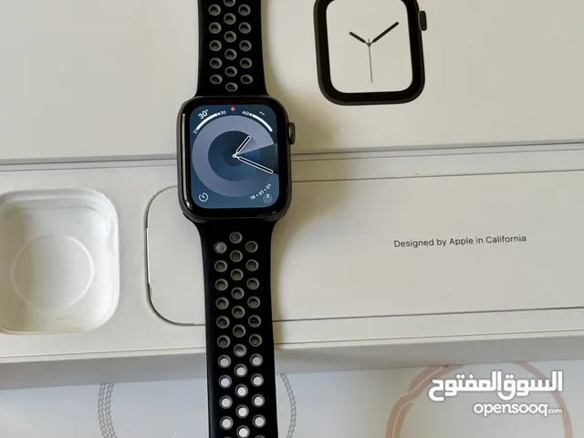 Apple Watch series 4 ( 44mm ) black used like new