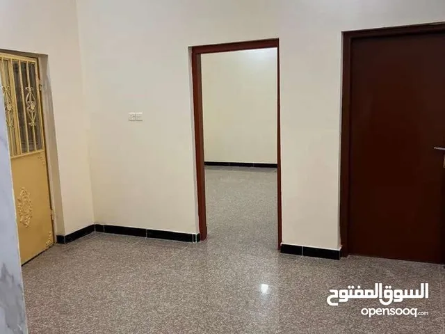 175 m2 3 Bedrooms Apartments for Rent in Basra Briha