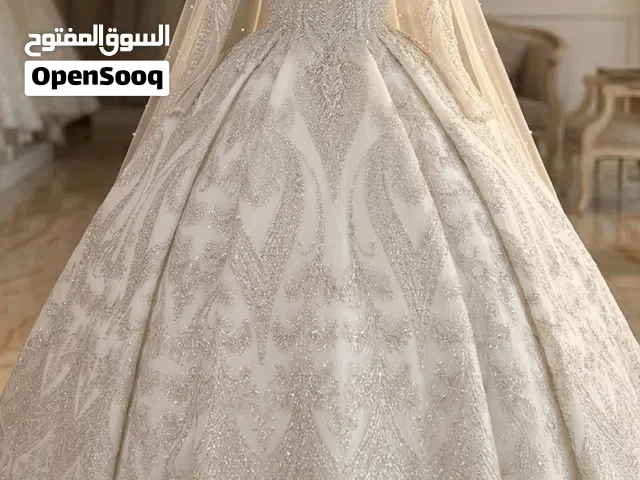 فستان زفاف فخم جدا