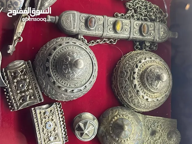 ابحث عن انتيكات مماثله