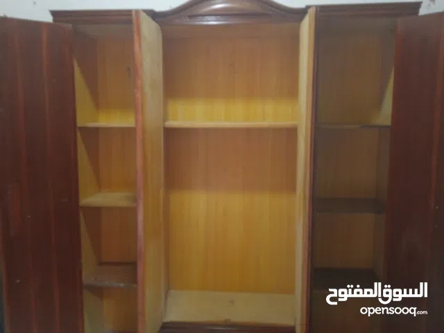 دولاب زان عموله تقيل اربع ضرف