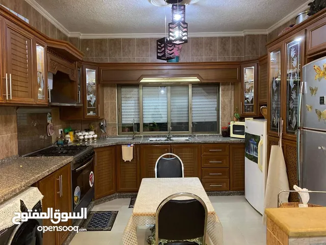 145 m2 3 Bedrooms Apartments for Rent in Zarqa Al Zarqa Al Jadeedeh