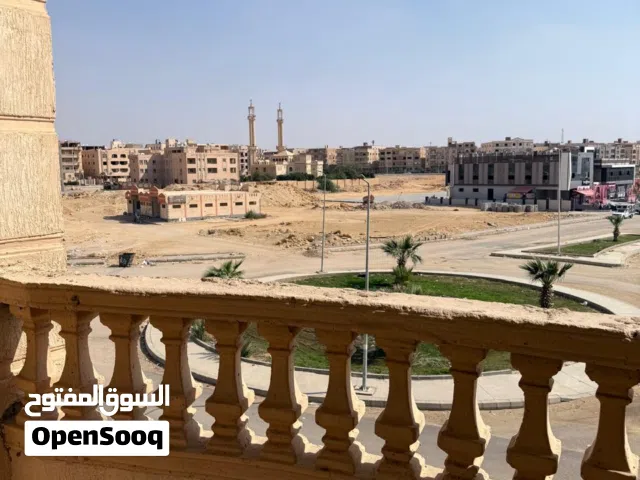شقة للبيع بمدينة الشروق في ارقي المناطق