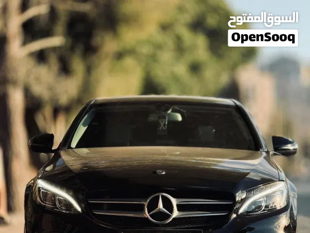 2017 مرسيدس بنز الفئة-C C 180