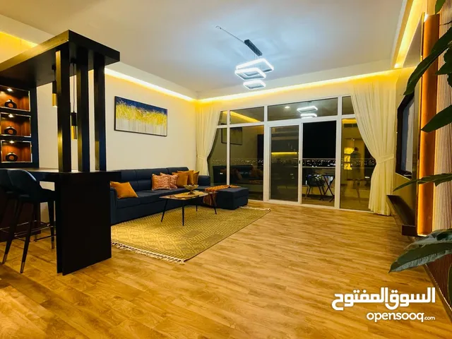 {مجد} غرفتين  وصالة + غرفة خادمة  اول ساكن مفروش للايجار الشهري في الراشدية
