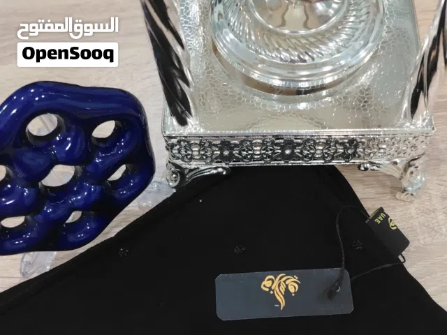 هذا الاسود المغرور مطرس بالخرز اماراتي