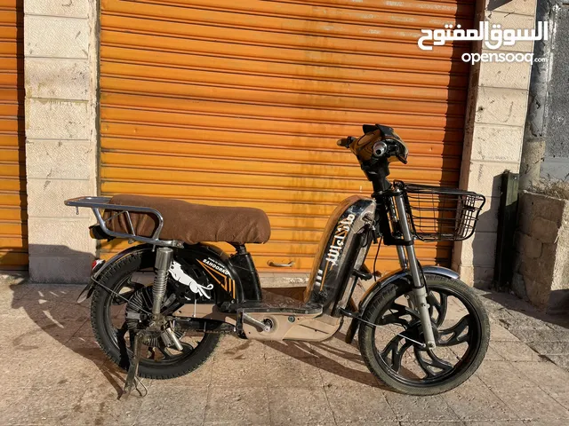 دراجه كهربائيه بحاله جيده بطاريات نص عمرهم للبيع بسعر حررق ..................... .......
