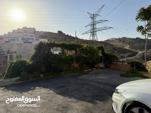 للبيع ارض في ارقى مناطق بدر الجديدة 783م عليها بيت مستقل 3 طوابق (طابق مشطب جاهز للسكن +طابقين عظم).