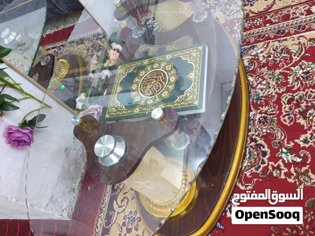 ميز وسطي نضيف جدا