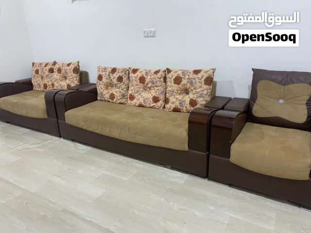 قنفات تركي كلش جديدات ونضيفات مابيهن اي ضرر يتكون من 9 مقاعد قنفات كلش ثقيلات وأصليات