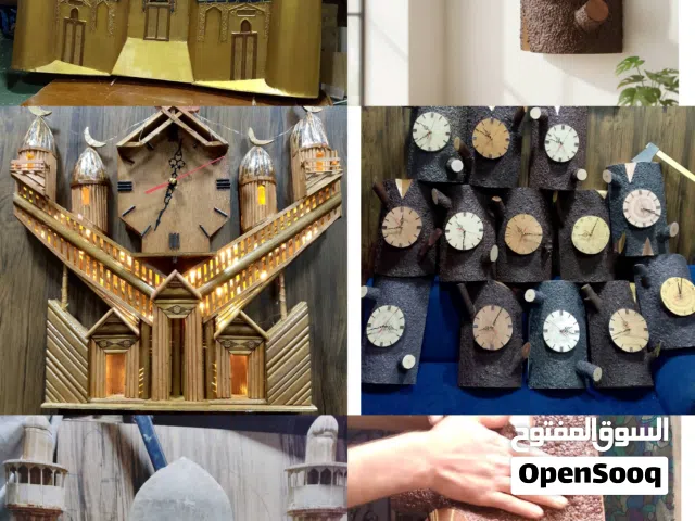 ساعات جدارية مكانها في صدر الديوان