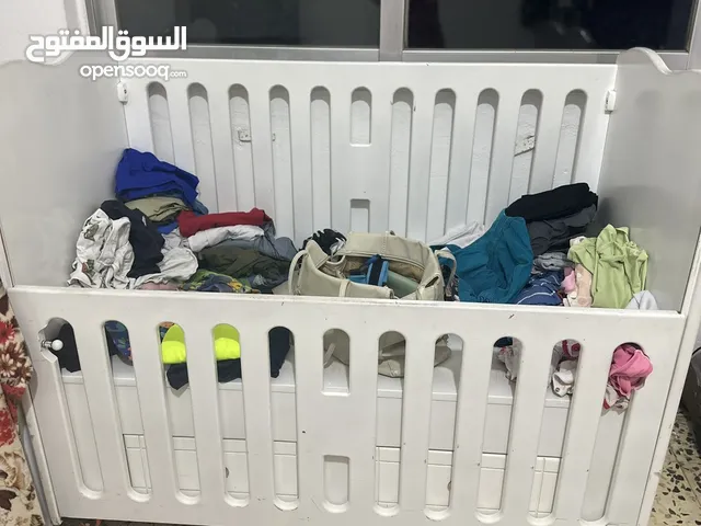 سرير أطفال للبيع السعر المطلوب 40دينار