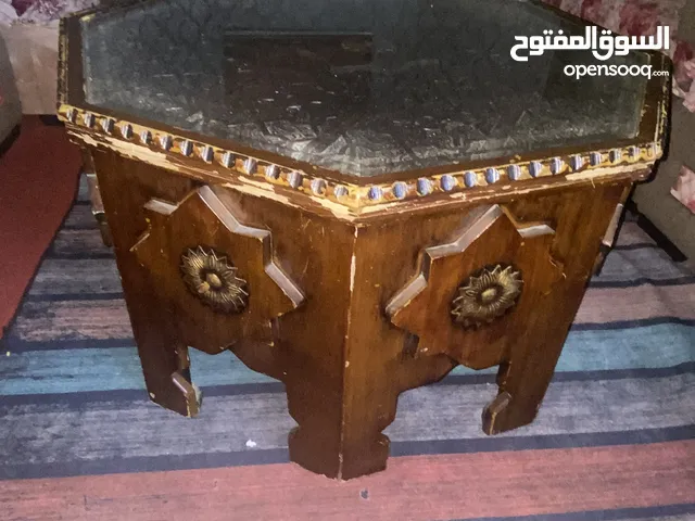 للبيع طاوله ارابيسك مع سجاد مجانا