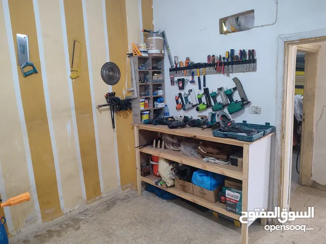 بلّش شغلك فورًا! محل للإيجار + معدات منجرة وتنجيد للبيع – كل شي جاهز "ابدأ مشروعك اليوم"