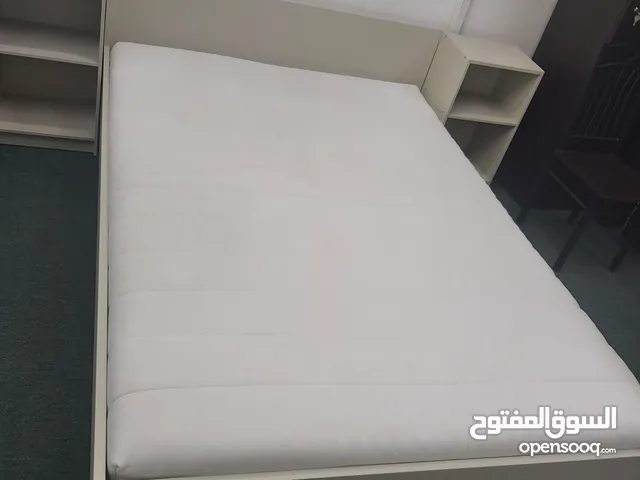 IKEA Bed with mattress like new!Bed size(140×200)cm