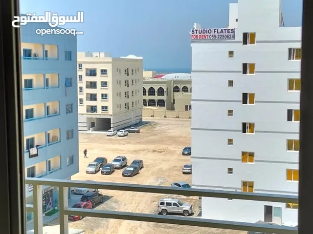 ابو علاء شقة غرفتين وصالة   للايجار السنوي  بالقليعة   بلكونة  سعر مميز   مساحة جيدة  تشطيب ممتاز