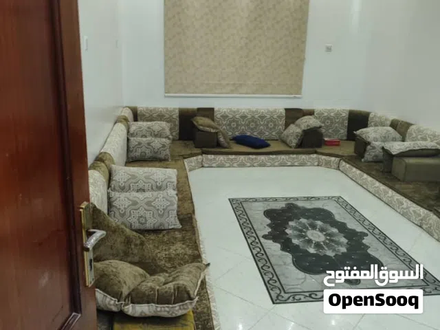 شقة VIP مفروشة فاخرة مكيفات كهرباء 24 ساعة الليثيوم 32 كيلو الكثيري عدن