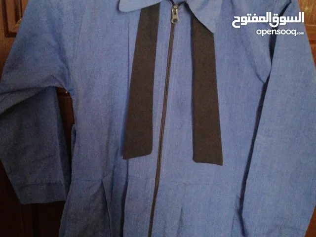 مريول مدرسه للبيع بحالة الجديد لعمر 7 و8 و9 سنوات عدد 2
