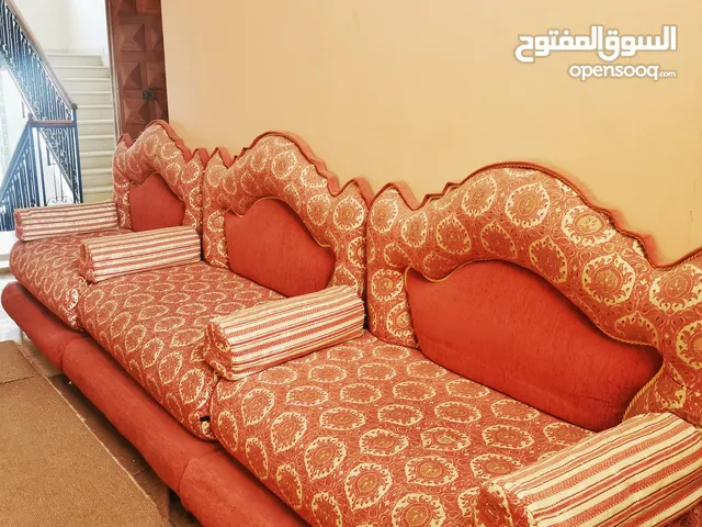 جلسة مستعملة نظيفة