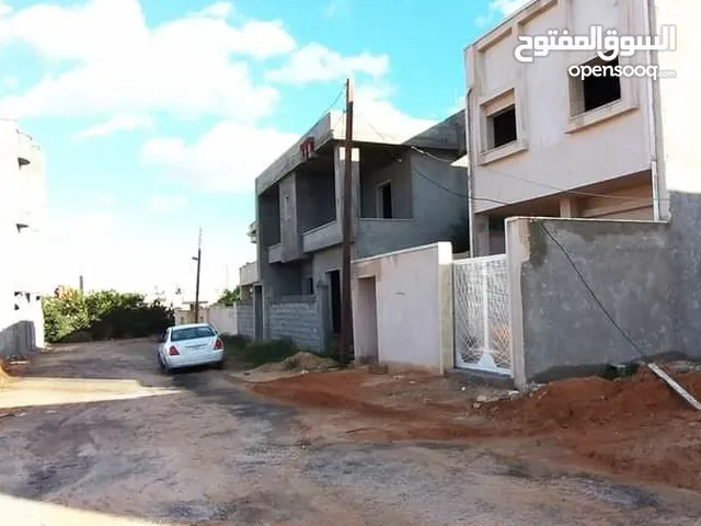 180m2 4 Bedrooms Townhouse for Sale in Tripoli Other