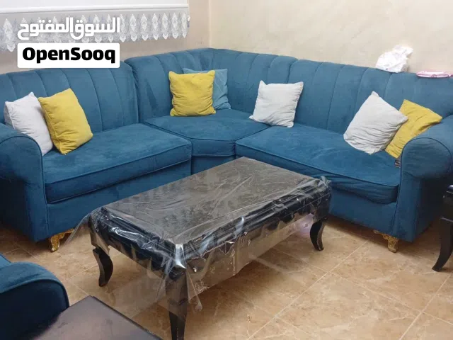طقم كونر مع طاولة  نص وجنب عدد 2