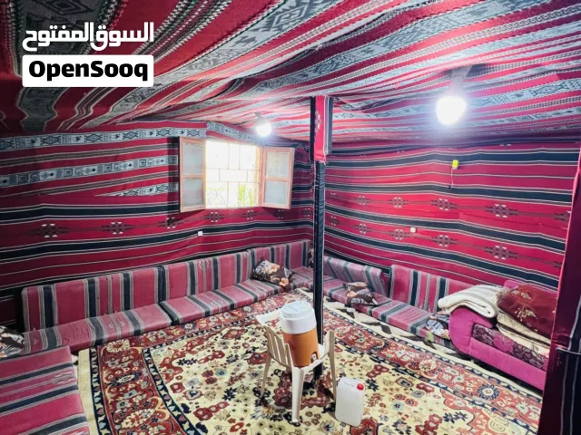 السلام عليكم  متاح كوخ لوح للبيع كامل بي الجلسه والبساط