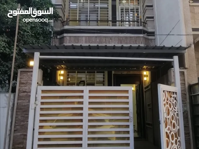 200 m2 3 Bedrooms Townhouse for Rent in Baghdad Mansour