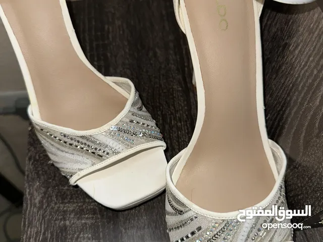 White With Heels in Jeddah