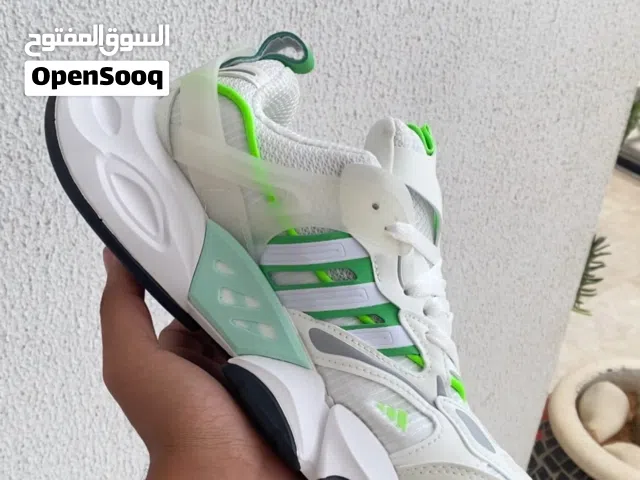 حذاء اديداس فيتنامي
