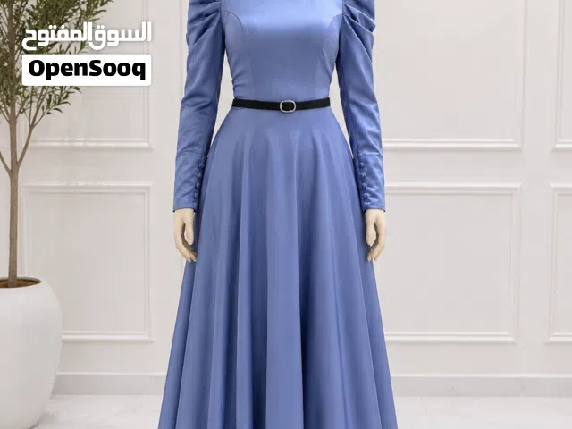 فستان ساتان شبه جديد ملبوس لبسه وحده فقط