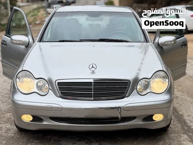 2004 مرسيدس بنز الفئة-C C 180
