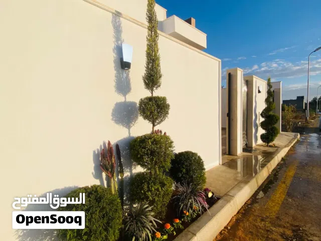 فيلات للبيع باعيش بالقرب مثلت جزارين