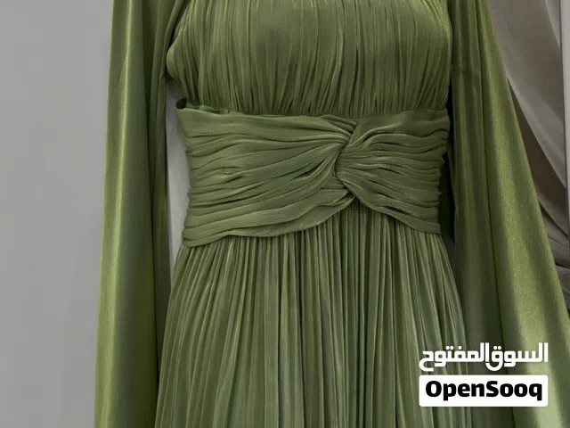 تم التخفيض فستان سهرة مستعمل مرة واحدة