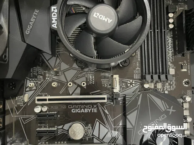 .Gigabyte Technology *  X570 GAMING X  with AMD Ryzen 3 3200G with Radeon Vega Graphics