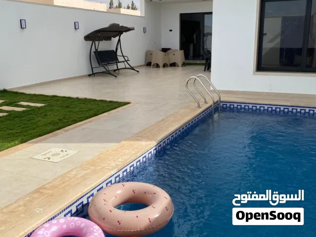 2 Bedrooms Chalet for Rent in Tripoli Al-Serraj