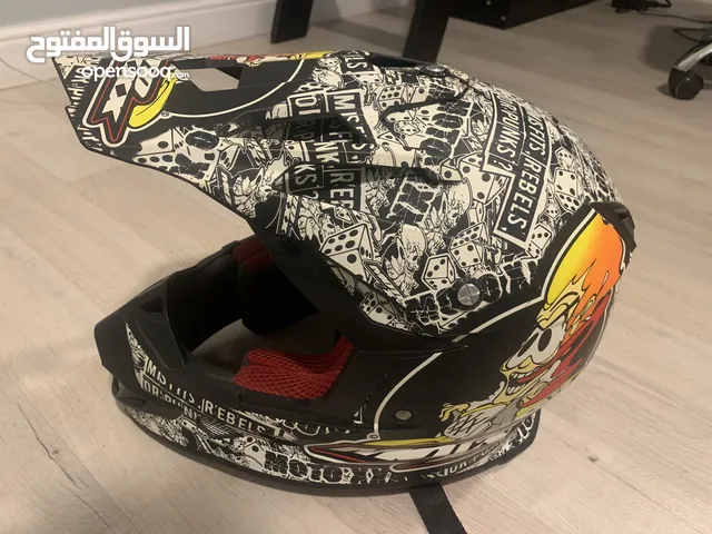 skulls motorcycle helmet