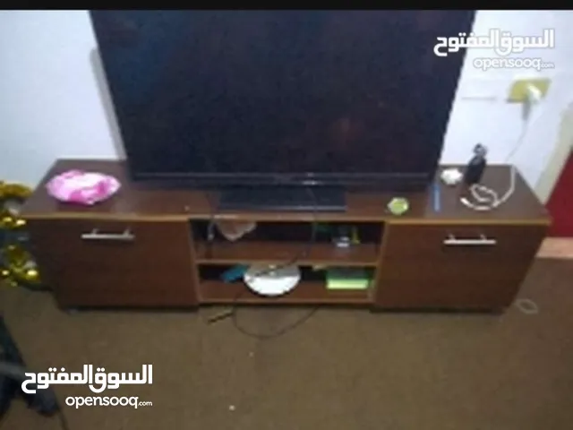 طاوله جديده وكاله نضيفه ميه الميه خشب ممتاز اربع دروج