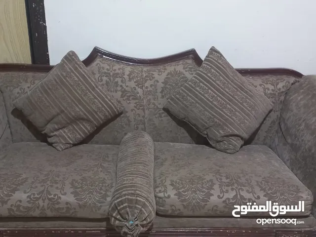 كنب بحالة الجديد قابل للتفاوض